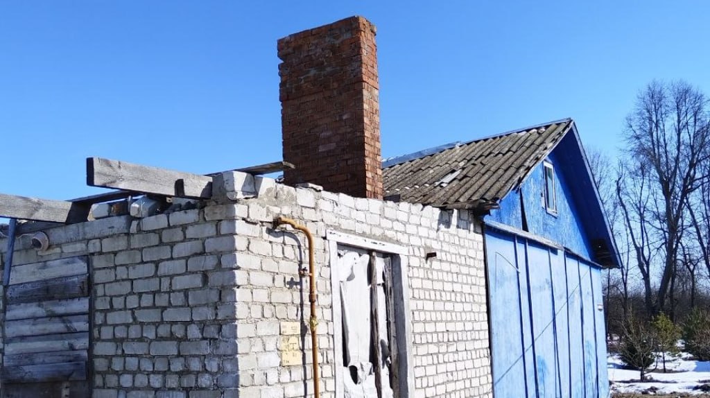 Опубликованы кадры разбитого дроном ВСУ сельского клуба в Брянской области Опубликованы кадры разбитого дроном ВСУ сельского клуба в Брянской области