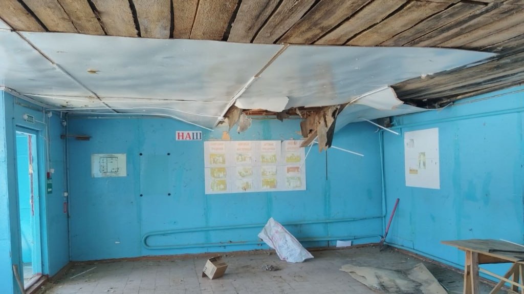 Опубликованы кадры разбитого дроном ВСУ сельского клуба в Брянской области Опубликованы кадры разбитого дроном ВСУ сельского клуба в Брянской области