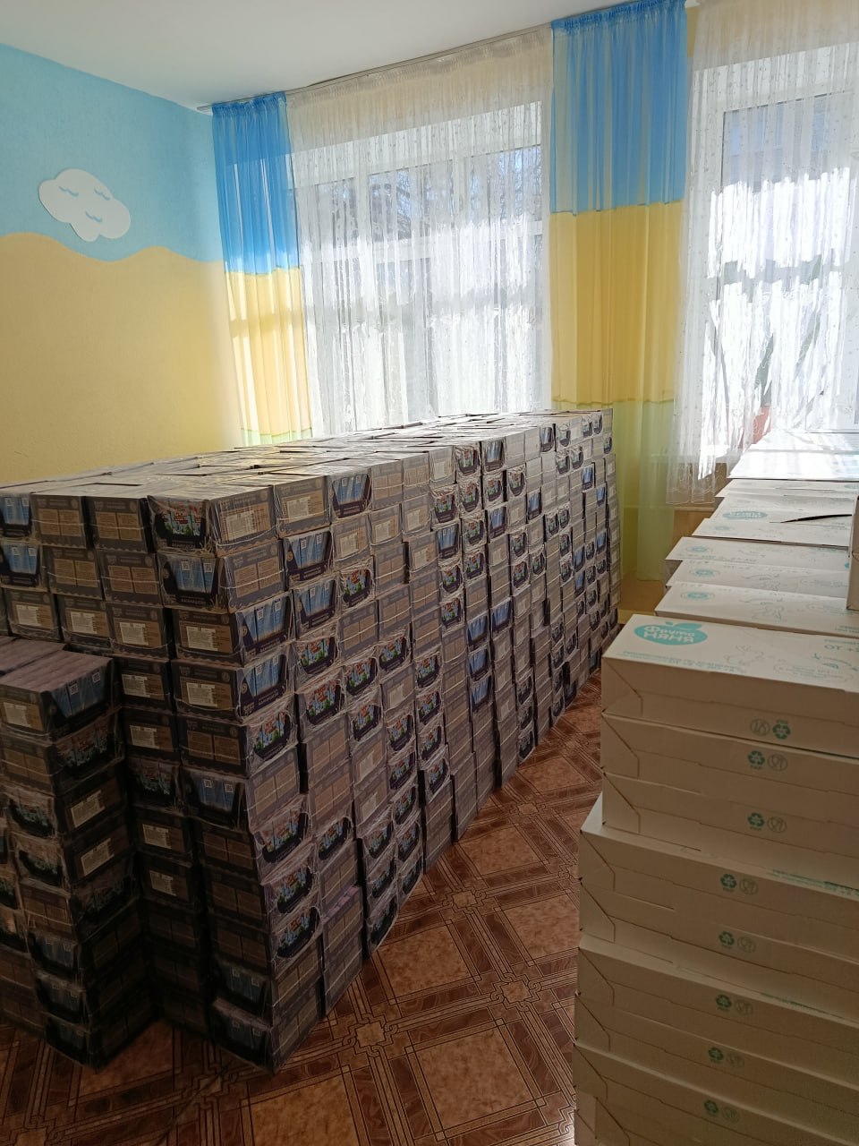 Липецк передал брянским детям почти пять тонн молочных «вкусняшек» Липецк передал брянским детям почти пять тонн молочных «вкусняшек»