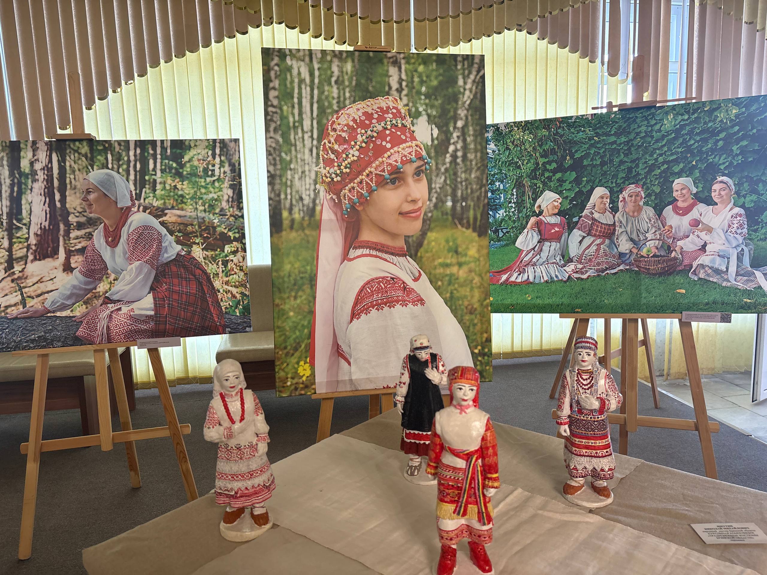 Сегодня в День работника культуры в фойе к/з Дружба были представлены масштабные выставочные проекты Сегодня в День работника культуры в фойе к/з Дружба были представлены масштабные выставочные проекты