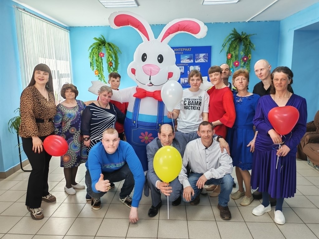 Свое 23 -летие в кругу своих друзей празднично отметила наша проживающая Анастасия Иващенко