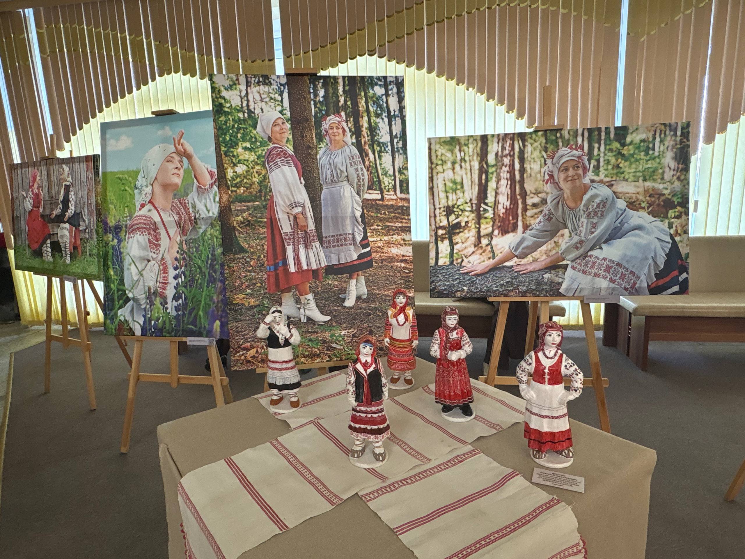 Сегодня в День работника культуры в фойе к/з Дружба были представлены масштабные выставочные проекты Сегодня в День работника культуры в фойе к/з Дружба были представлены масштабные выставочные проекты