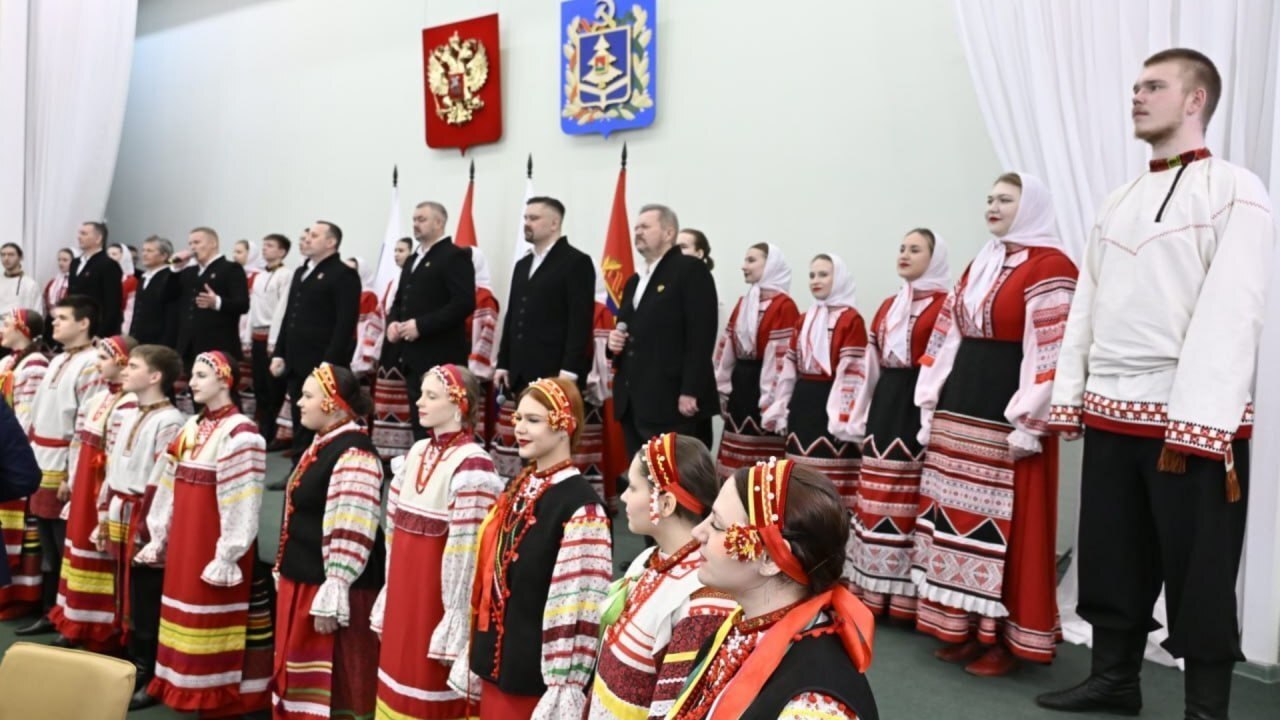 В День работника культуры, в Хрустальном зале Правительства Брянской области прошло торжественное мероприятие, на котором чествовали тех, кто причастен к данному торжеству В День работника культуры, в Хрустальном зале Правительства Брянской области прошло торжественное мероприятие, на котором чествовали тех, кто причастен к данному торжеству