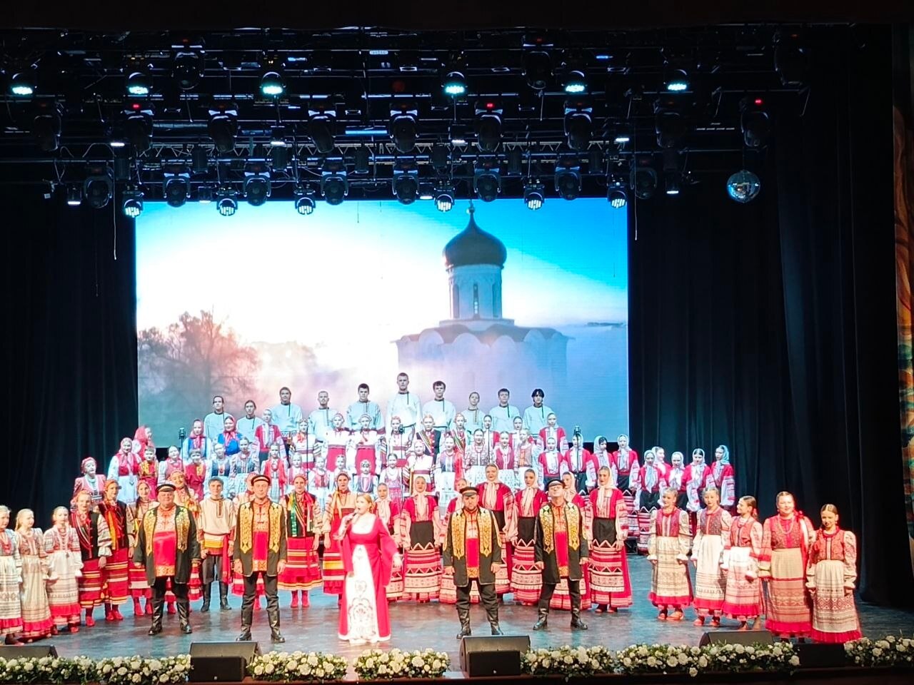 В День работника культуры, в Хрустальном зале Правительства Брянской области прошло торжественное мероприятие, на котором чествовали тех, кто причастен к данному торжеству В День работника культуры, в Хрустальном зале Правительства Брянской области прошло торжественное мероприятие, на котором чествовали тех, кто причастен к данному торжеству