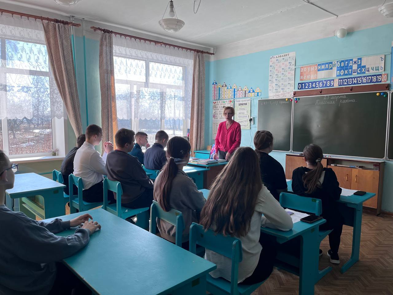 С целью реализации мероприятий по профессиональной ориентации и маршрутизации обучающихся и выпускников в Погарском районе , в рамках проведения регионального этапа Всероссийской ярмарки трудоустройства