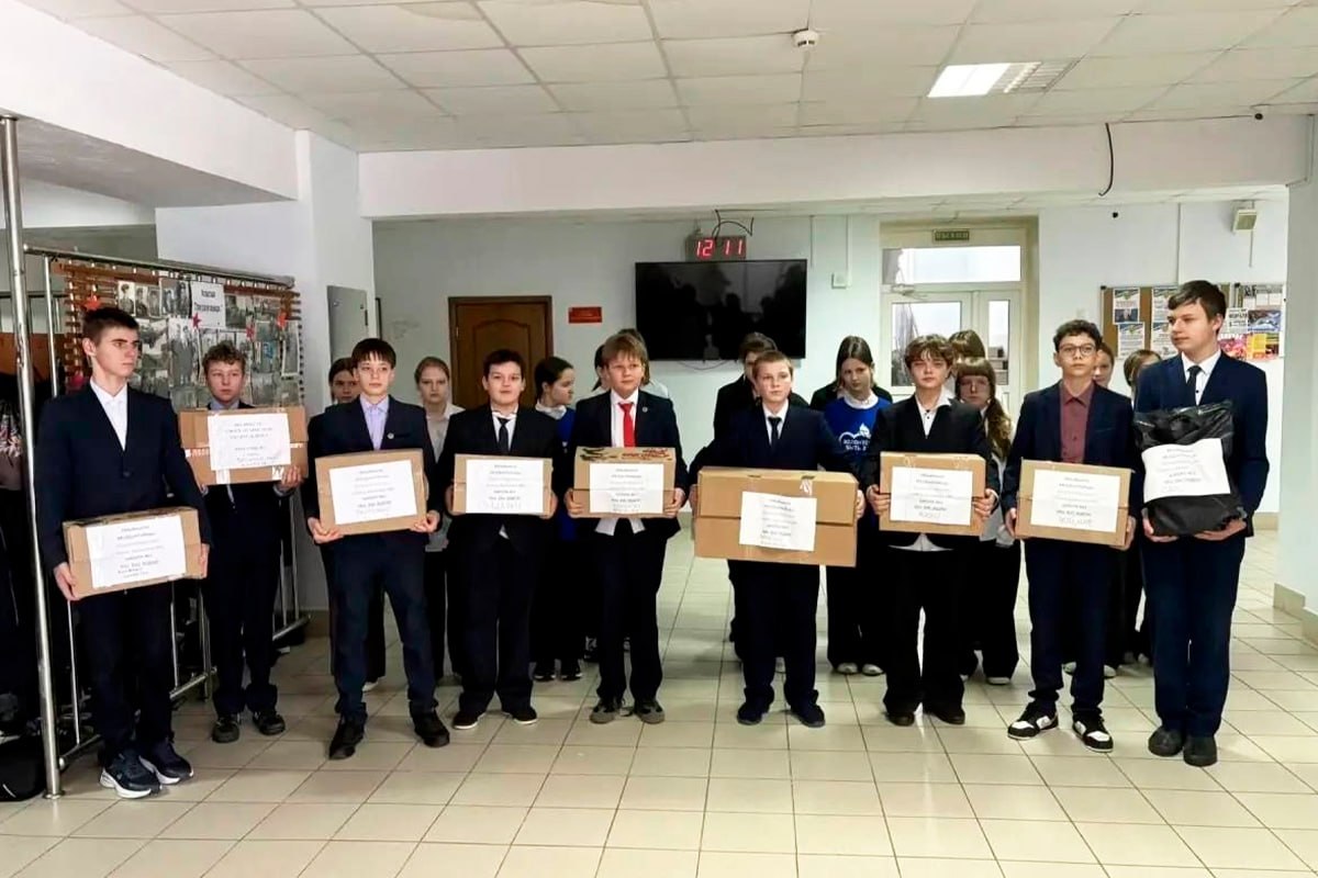 Брянские волонтеры собрали посылки для военнослужащих Брянские волонтеры собрали посылки для военнослужащих