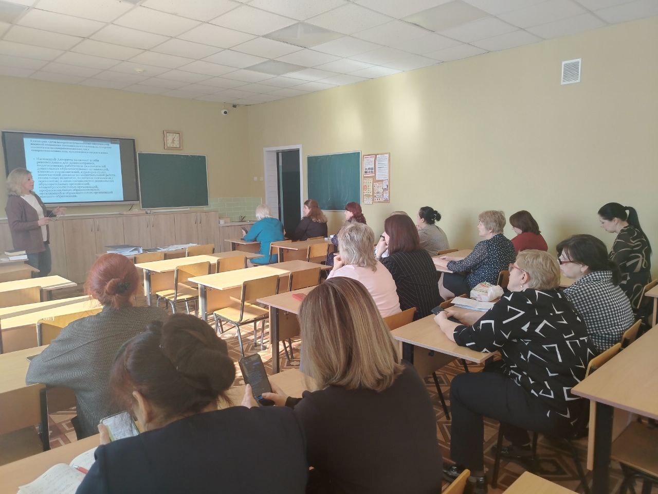 В марте и апреле специалистами Клинцовского городского Центра ППМиСП по ранее составленному графику во всех школах города проводится семинар для педагогов по теме: «Алгоритм сопровождения в образовательных организациях детей... В марте и апреле специалистами Клинцовского городского Центра ППМиСП по ранее составленному графику во всех школах города проводится семинар для педагогов по теме: «Алгоритм сопровождения в образовательных организациях детей...