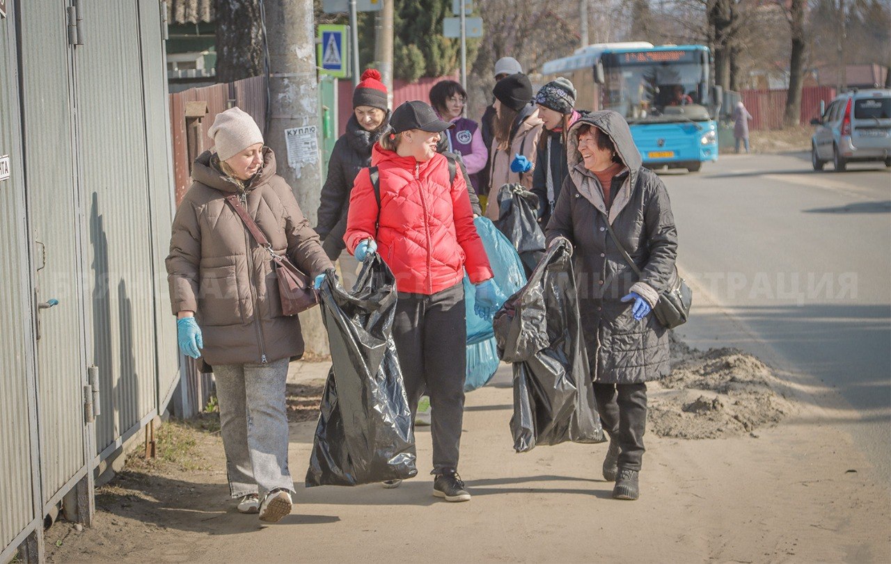 Как в Брянске проходит санитарная пятница: фоторепортаж горадминистрации Как в Брянске проходит санитарная пятница: фоторепортаж горадминистрации