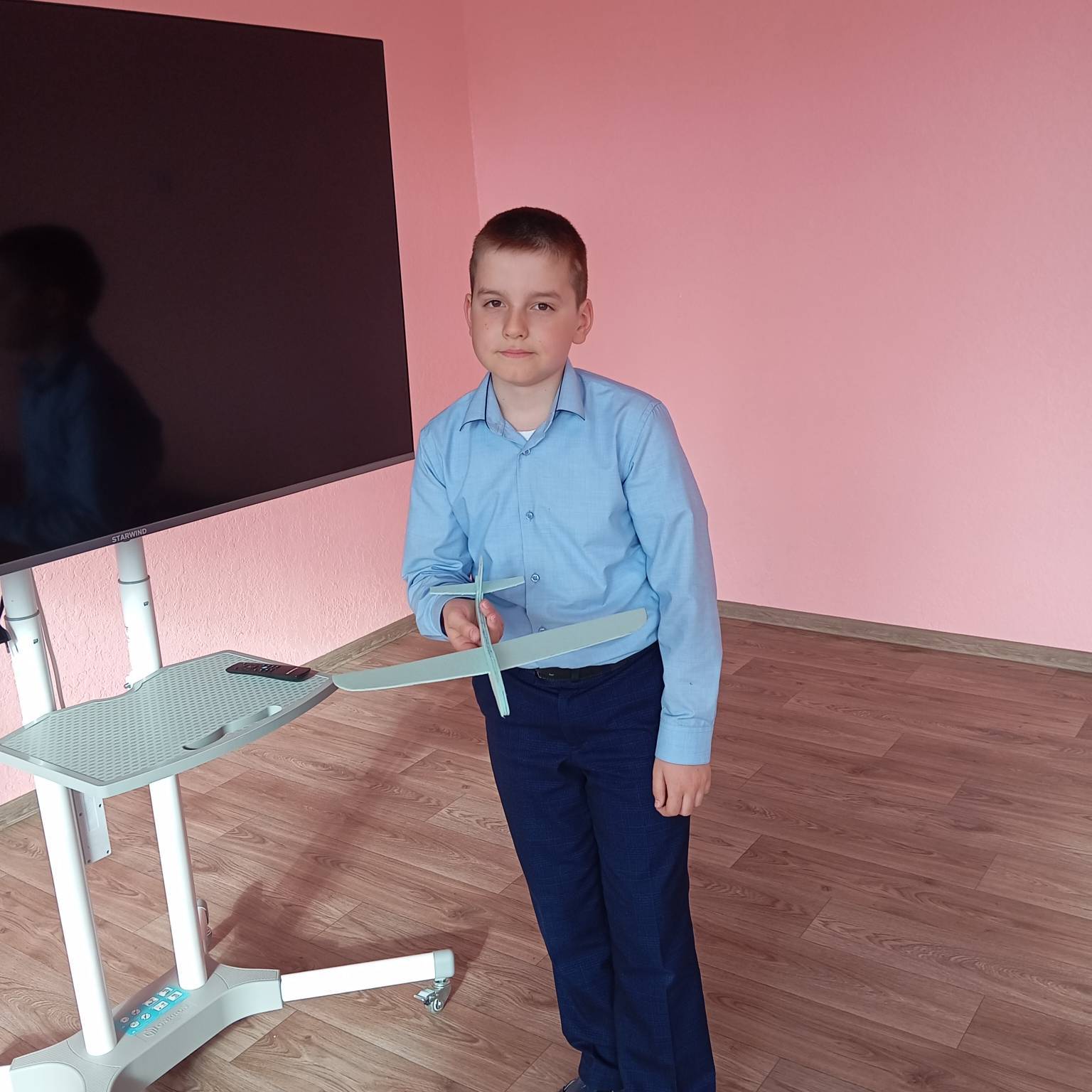 26 марта в Прогимназии №1 в рамках сетевого взаимодействия с МБУ ДО СЮТ состоялся увлекательный мастер-класс по изготовлению авиамоделей 26 марта в Прогимназии №1 в рамках сетевого взаимодействия с МБУ ДО СЮТ состоялся увлекательный мастер-класс по изготовлению авиамоделей