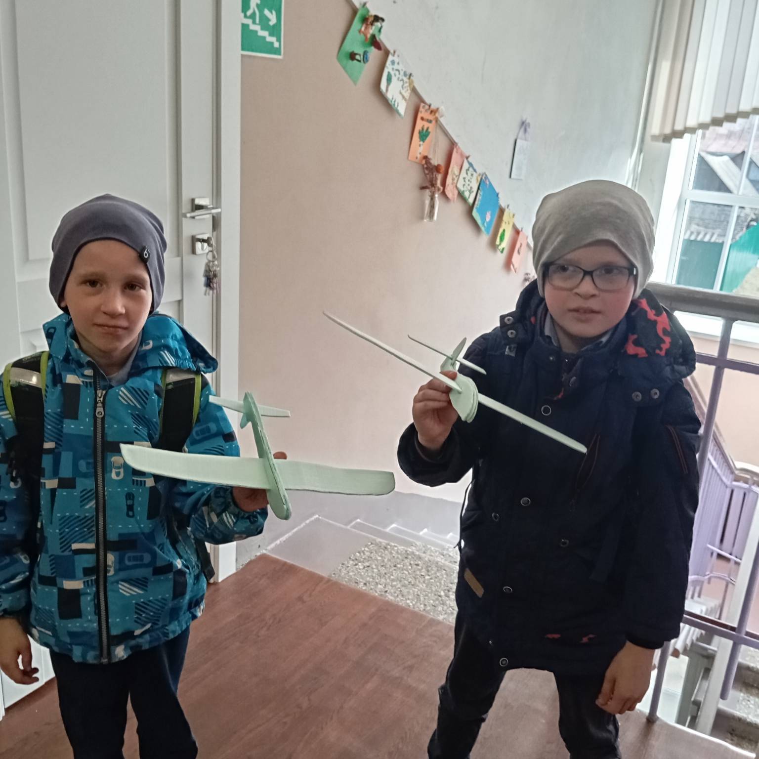 26 марта в Прогимназии №1 в рамках сетевого взаимодействия с МБУ ДО СЮТ состоялся увлекательный мастер-класс по изготовлению авиамоделей 26 марта в Прогимназии №1 в рамках сетевого взаимодействия с МБУ ДО СЮТ состоялся увлекательный мастер-класс по изготовлению авиамоделей