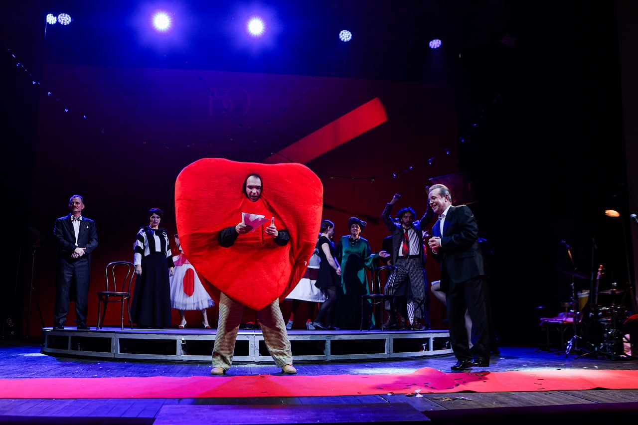 Поздним вечером 27 марта на сцене Брянского театра драмы им.А.К.Толстого состоялась театрализованная церемония награждения победителей областного конкурса театрального искусства «Успех» Поздним вечером 27 марта на сцене Брянского театра драмы им.А.К.Толстого состоялась театрализованная церемония награждения победителей областного конкурса театрального искусства «Успех»