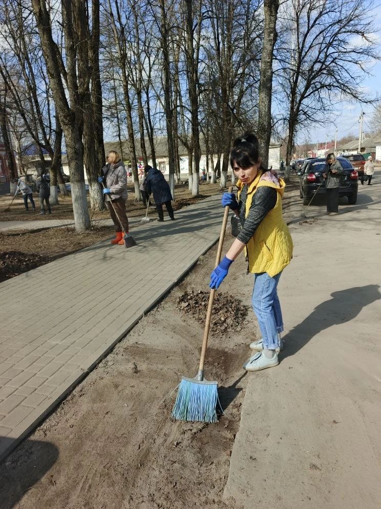 С приходом календарной весны и активным таянием снега в Клетнянском районе обозначилась важная сезонная задача — наведение чистоты и порядка С приходом календарной весны и активным таянием снега в Клетнянском районе обозначилась важная сезонная задача — наведение чистоты и порядка
