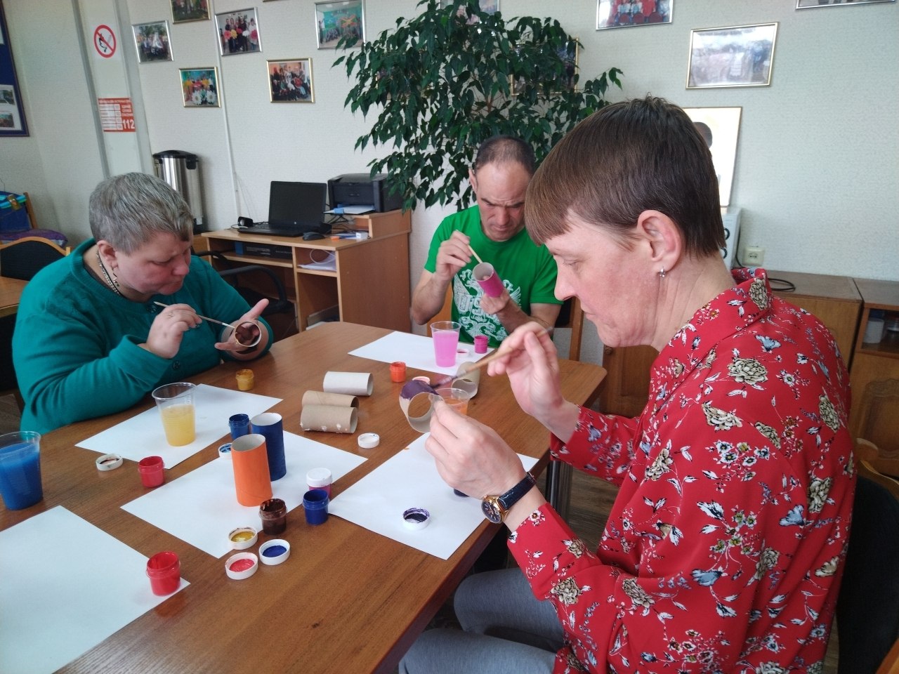 Встречаем весну!. Весна — время пробуждения природы и возвращения перелётных птиц Встречаем весну!. Весна — время пробуждения природы и возвращения перелётных птиц