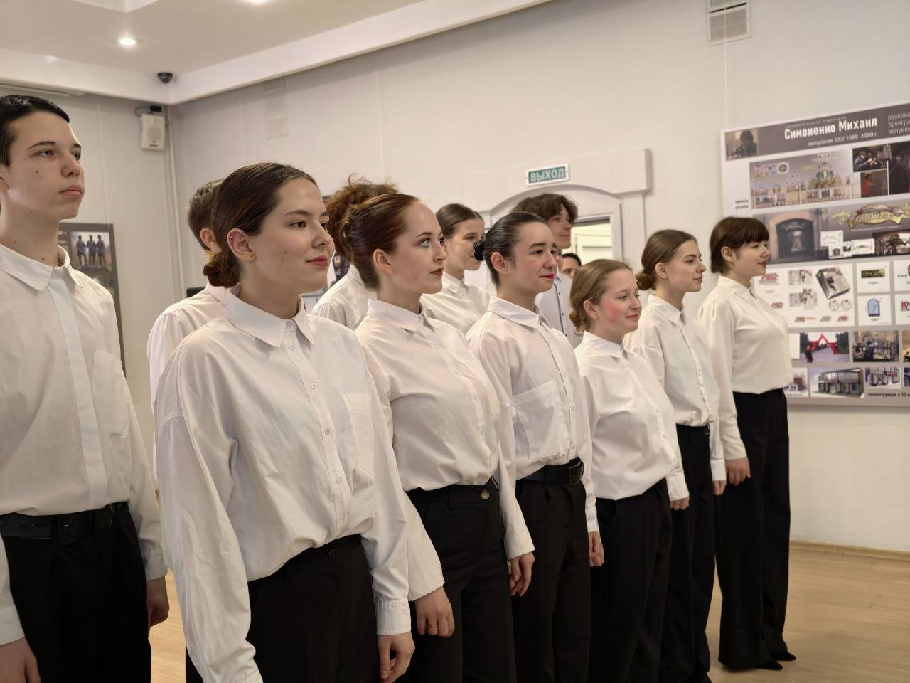 В Городском выставочном зале прошло открытие выставки Заславы Васильевны Щербаковой «Друзья, прекрасен наш союз!» В Городском выставочном зале прошло открытие выставки Заславы Васильевны Щербаковой «Друзья, прекрасен наш союз!»