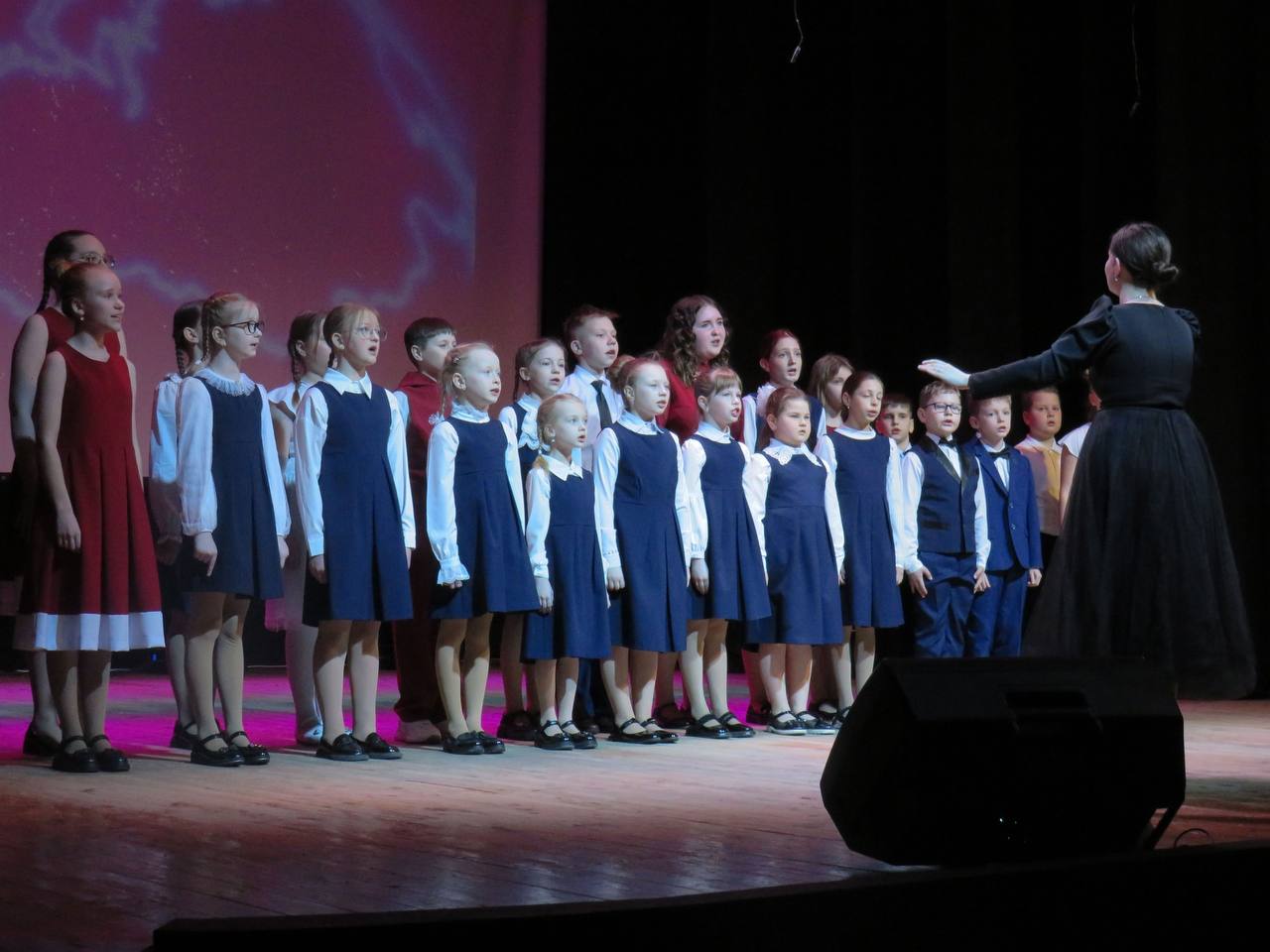 XVI фестиваль детского творчества «Наши песни» прошёл ярко, душевно и незабываемо XVI фестиваль детского творчества «Наши песни» прошёл ярко, душевно и незабываемо