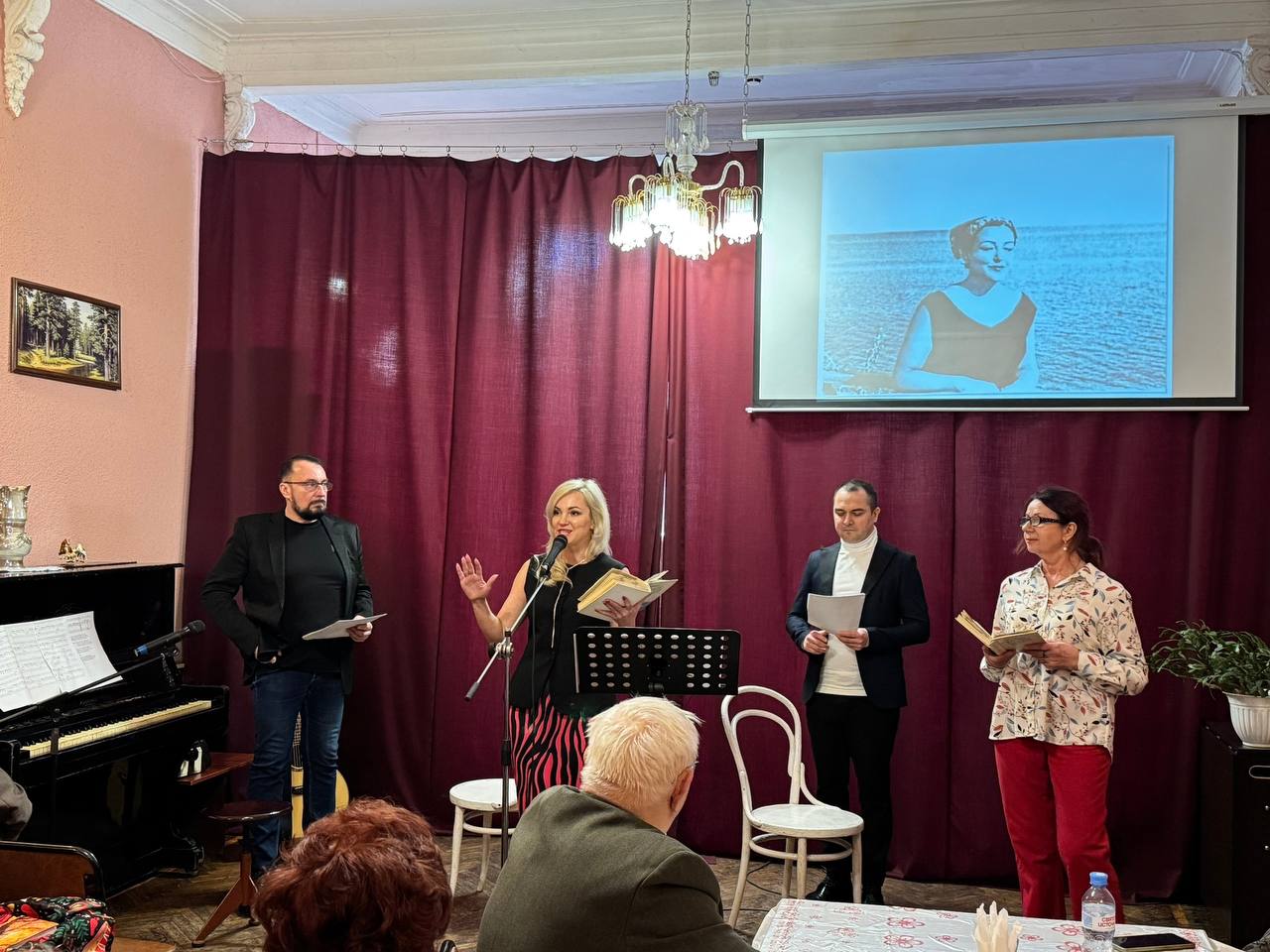 В ГДК Советского района прошел поэтический вечер «Волшебных слов чудесный мир», посвященный творчеству поэтов-шестидесятников В ГДК Советского района прошел поэтический вечер «Волшебных слов чудесный мир», посвященный творчеству поэтов-шестидесятников