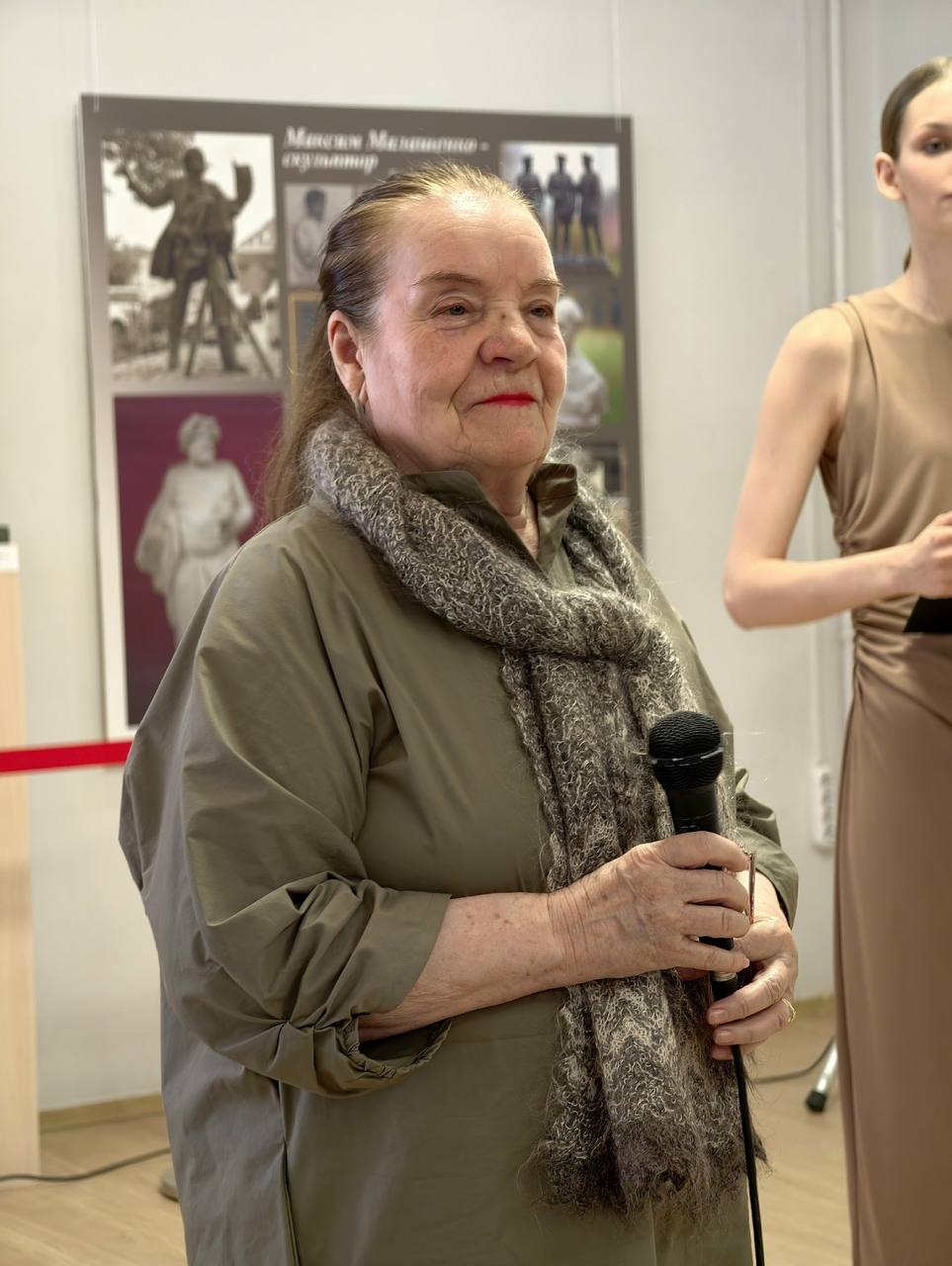 В Городском выставочном зале прошло открытие выставки Заславы Васильевны Щербаковой «Друзья, прекрасен наш союз!» В Городском выставочном зале прошло открытие выставки Заславы Васильевны Щербаковой «Друзья, прекрасен наш союз!»