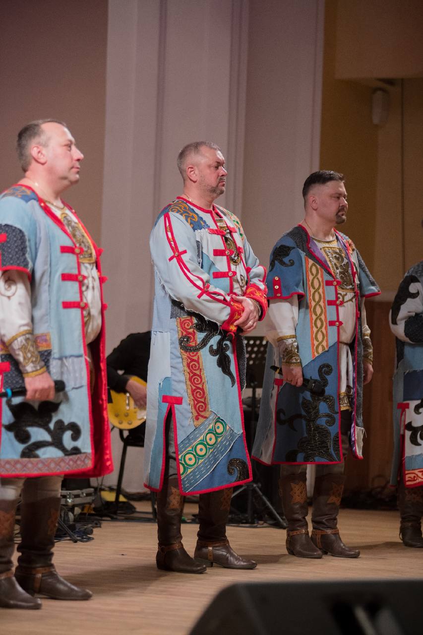 Вчера в концертном зале имени Л.В. Собинова Ярославской государственной филармонии состоялось выступление Брянского городского эстрадного оркестра и ансамбля народной музыки «Ватага» с творческим проектом «Цикл концертов... Вчера в концертном зале имени Л.В. Собинова Ярославской государственной филармонии состоялось выступление Брянского городского эстрадного оркестра и ансамбля народной музыки «Ватага» с творческим проектом «Цикл концертов...