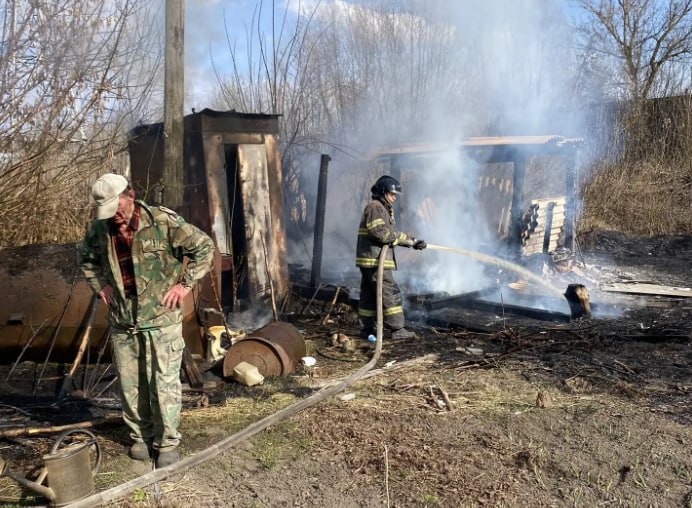 В Радице-Крыловке загорелась сухая трава В Радице-Крыловке загорелась сухая трава