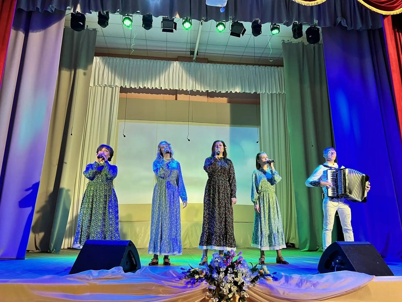 В Брянском районе подвели итоги года и отметили День работника культуры В Брянском районе подвели итоги года и отметили День работника культуры