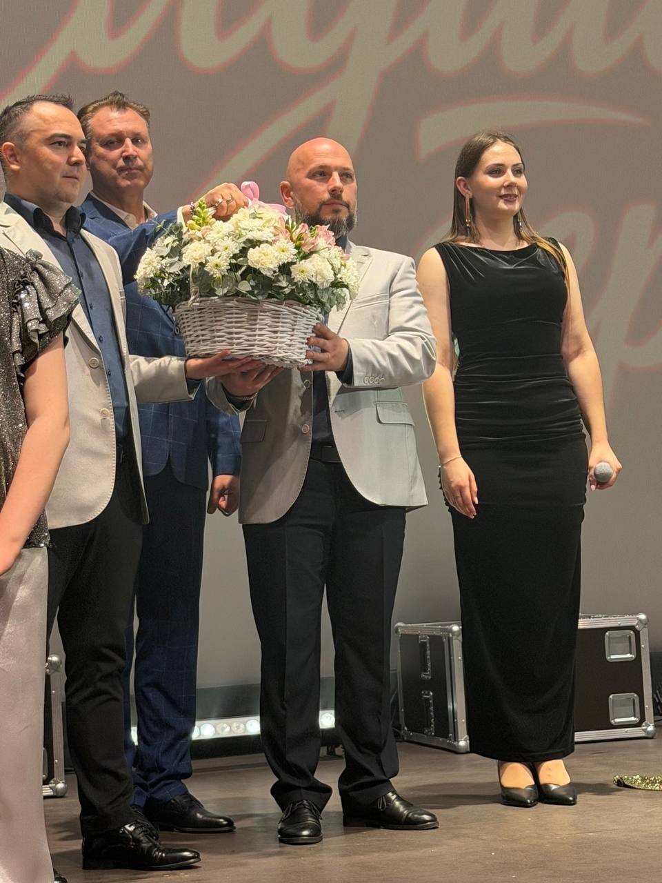 В Городском Дворце культуры и искусства состоялся разножанровый концерт Народной вокальной студии эстрадной песни "Созвучие" В Городском Дворце культуры и искусства состоялся разножанровый концерт Народной вокальной студии эстрадной песни "Созвучие"