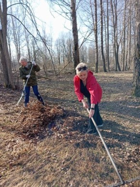 В Красносельском сельском поселении навели порядок возле Церкви Покрова Пресвятой Богородицы, на сельском кладбище, возле памятников, погибшим в годы ВОВ