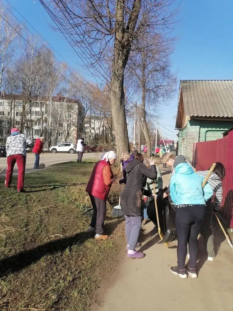 4 апреля 2026 года на территории Стародубского муниципального округа прошел очередной большой субботник 4 апреля 2026 года на территории Стародубского муниципального округа прошел очередной большой субботник