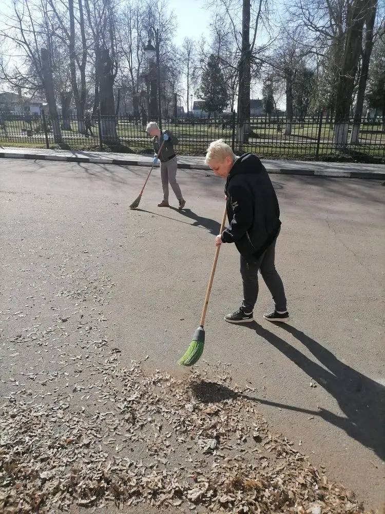4 апреля 2026 года на территории Стародубского муниципального округа прошел очередной большой субботник 4 апреля 2026 года на территории Стародубского муниципального округа прошел очередной большой субботник