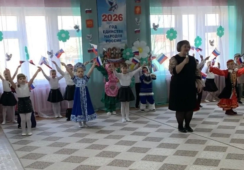 В МАДОУ ДСКВ "Радость" п. Ивот прошёл районный семинар для заведующих детских садов на тему: «Реализация мероприятий в рамках Года единства народов в России» В МАДОУ ДСКВ "Радость" п. Ивот прошёл районный семинар для заведующих детских садов на тему: «Реализация мероприятий в рамках Года единства народов в России»