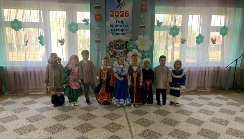 В МАДОУ ДСКВ "Радость" п. Ивот прошёл районный семинар для заведующих детских садов на тему: «Реализация мероприятий в рамках Года единства народов в России» В МАДОУ ДСКВ "Радость" п. Ивот прошёл районный семинар для заведующих детских садов на тему: «Реализация мероприятий в рамках Года единства народов в России»