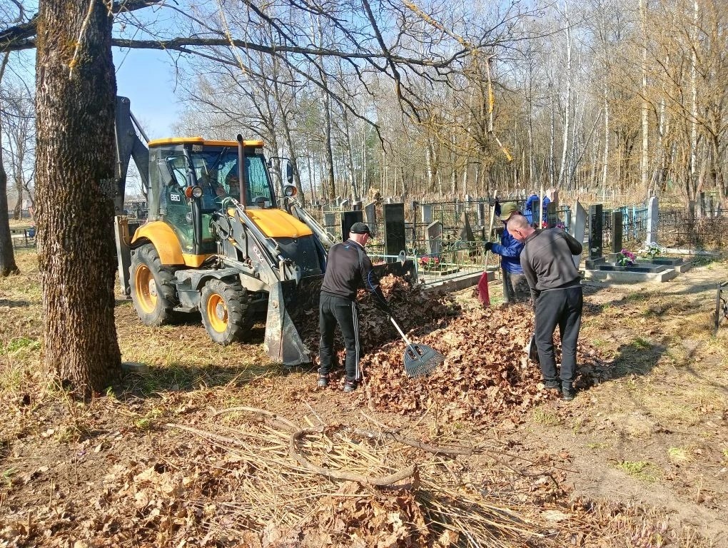 Сотрудники МУП ВКХ г. Клинцы выполнили комплекс работ по благоустройству территории кладбища, расположенного по адресу: ул. 2я Парковая Сотрудники МУП ВКХ г. Клинцы выполнили комплекс работ по благоустройству территории кладбища, расположенного по адресу: ул. 2я Парковая