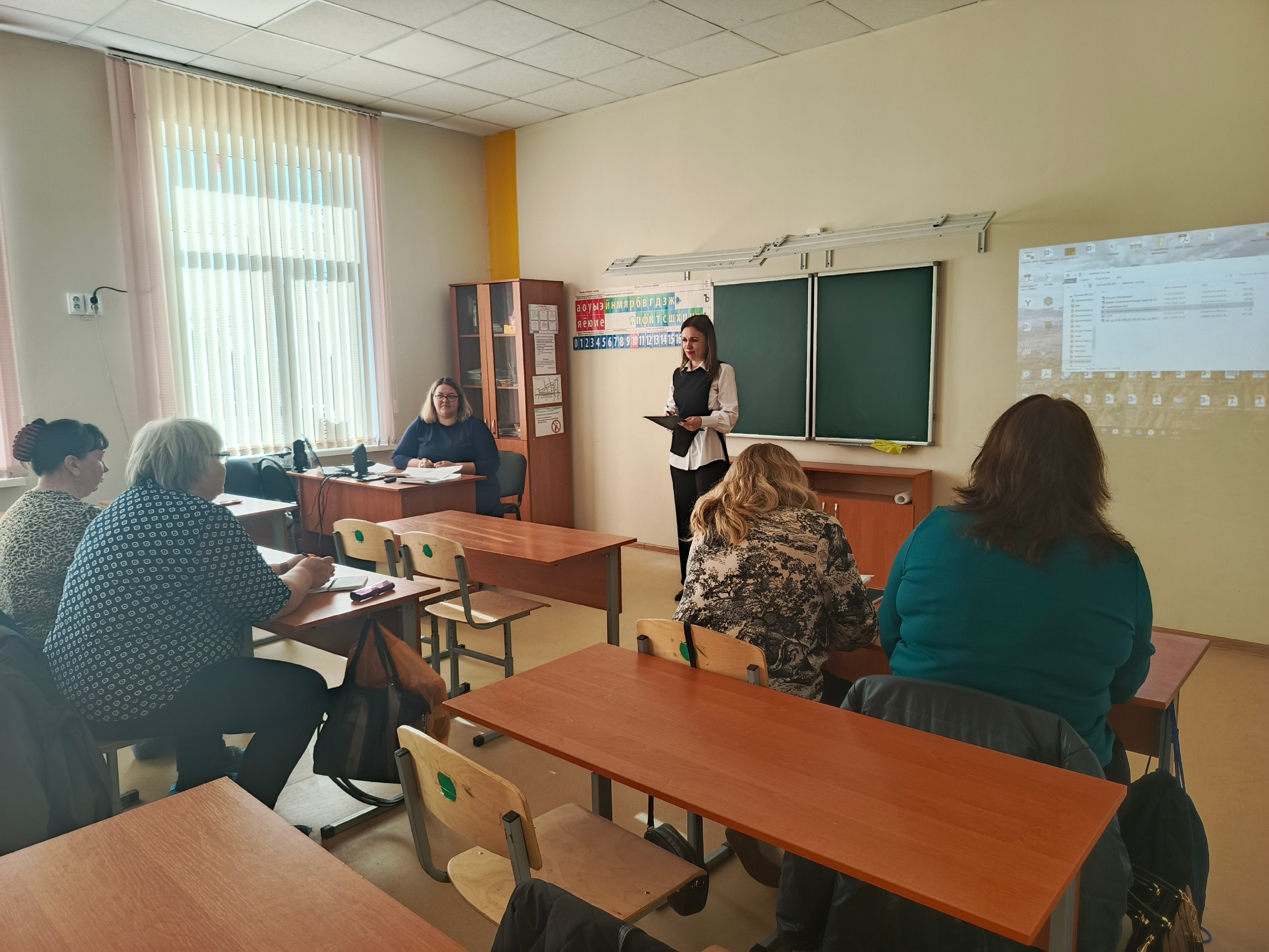 "Круглый стол» по вопросам временного трудоустройства несовершеннолетних граждан в свободное от учебы время