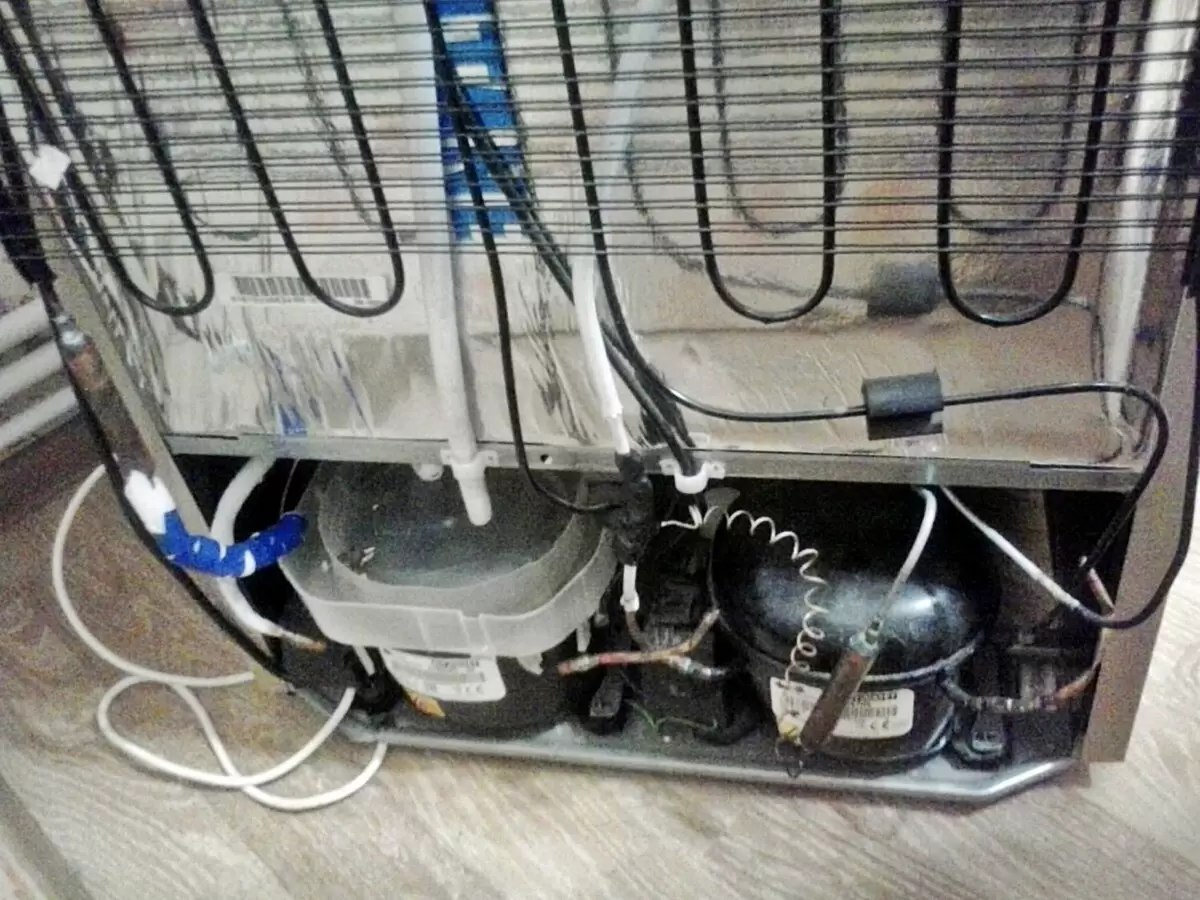 Как справиться с распространенными проблемами холодильника без привлечения мастера