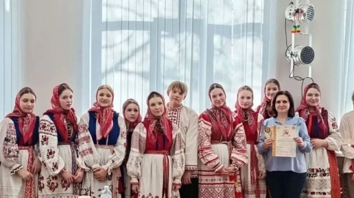 Фольклорный ансамбль «Земляничка» детского образцового коллектива «Калинушка» из Брянской области принимал участие во Всероссийском фестивале-конкурсе «Красносельская вечерка»