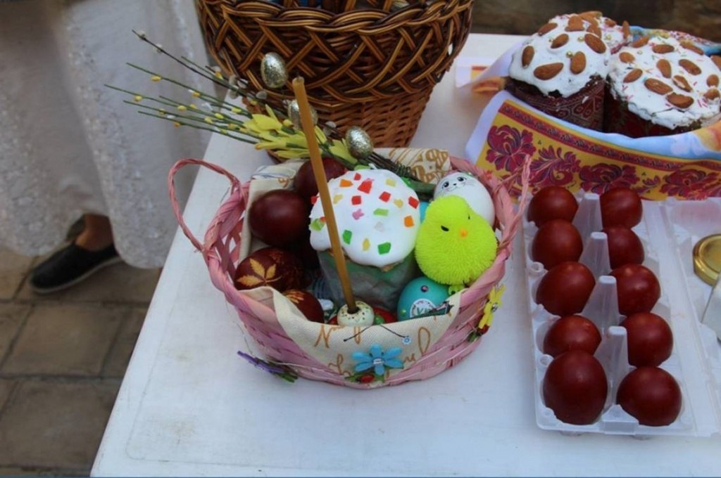 Уважаемые красногорцы!. Поздравляем вас с самым радостным и добрым праздником - со Светлым Христовым Воскресением! Этот праздник символизирует торжество жизни, добра и света