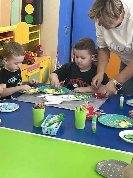 12 апреля наша страна отмечает День Космонавтики 12 апреля наша страна отмечает День Космонавтики