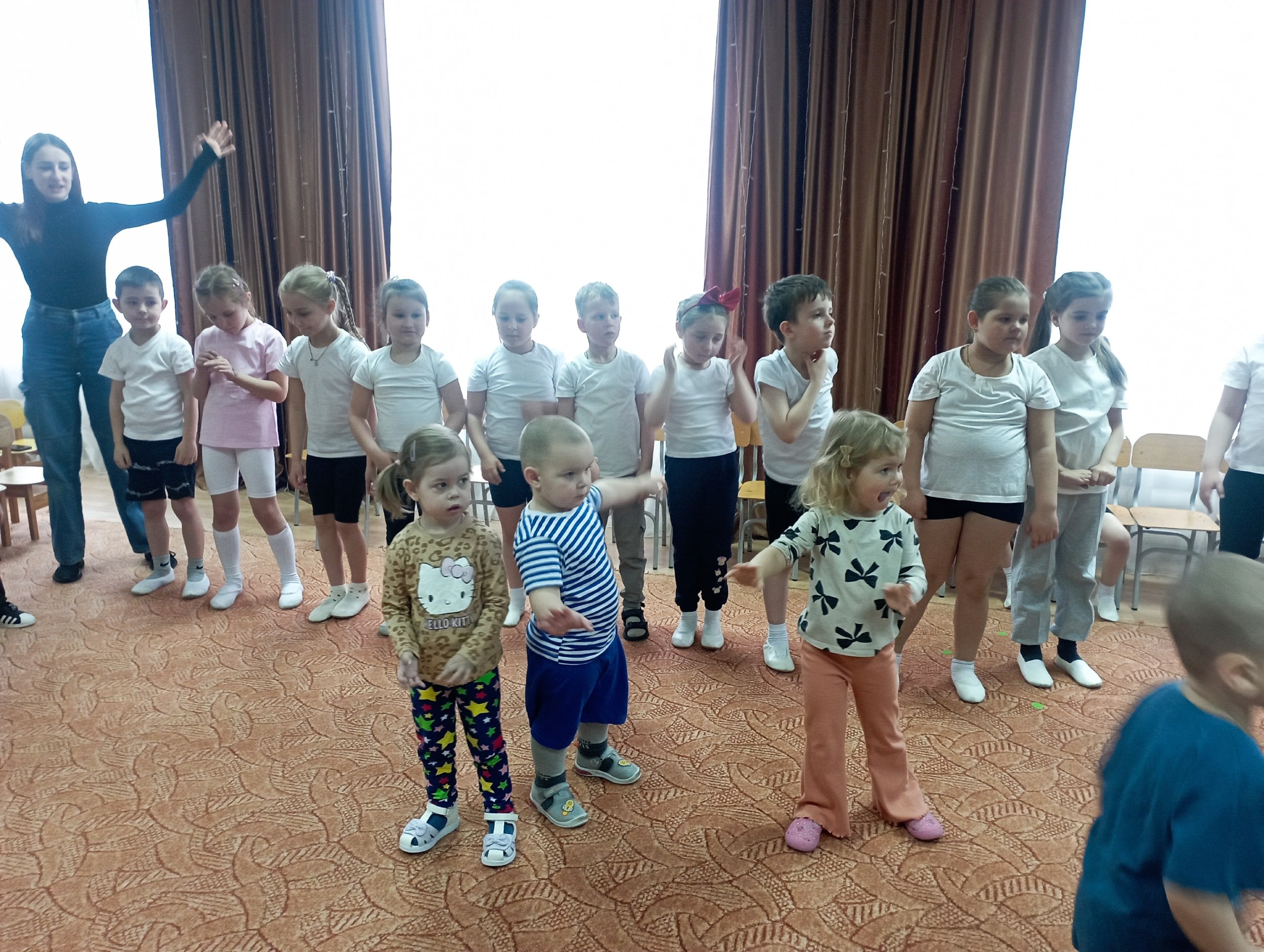 В детском саду № 26 «Ласточка» прошёл яркий и познавательный праздник, посвящённый Дню космонавтики В детском саду № 26 «Ласточка» прошёл яркий и познавательный праздник, посвящённый Дню космонавтики