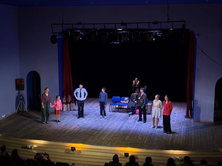 13 апреля 2026 года в зрительном зале МБУК «МКЦД» Дятьковского района состоялось долгожданное событие — открытие XVIII межрегионального фестиваля театрального искусства «Хрустальная маска – 2026», которое собрало множество... 13 апреля 2026 года в зрительном зале МБУК «МКЦД» Дятьковского района состоялось долгожданное событие — открытие XVIII межрегионального фестиваля театрального искусства «Хрустальная маска – 2026», которое собрало множество...