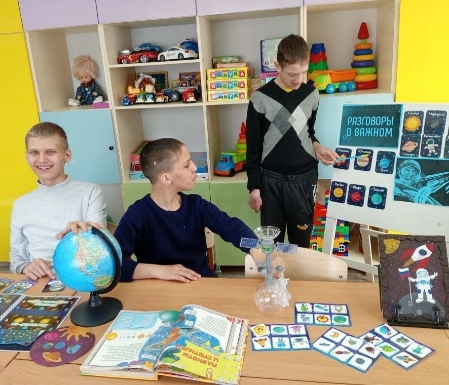 Космическое путешествие прямо в стенах детского дома!