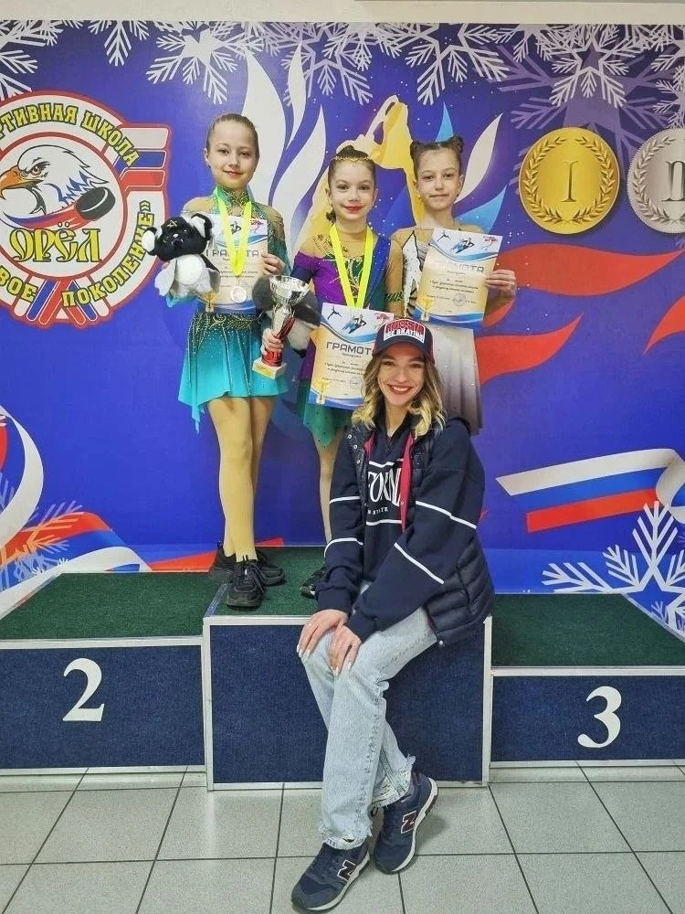 Брянские фигуристки сразились за Кубок губернатора Орловской области Брянские фигуристки сразились за Кубок губернатора Орловской области
