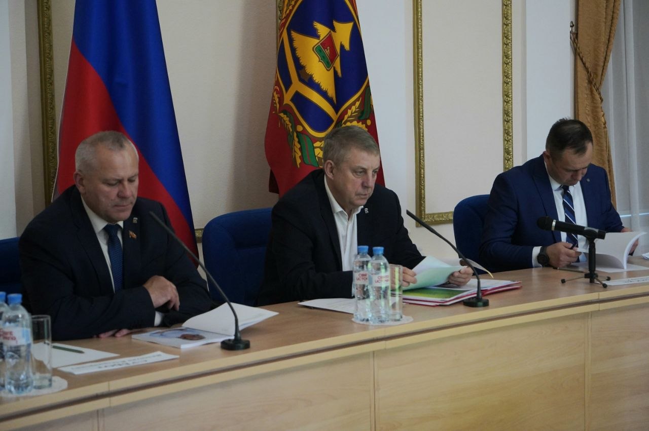 Инна Мухина: Губернатору Брянской области Александру Богомазу и членам Правительства региона представила доклад об основных направлениях деятельности Уполномоченного по правам ребенка в Брянской области в 2025 году Инна Мухина: Губернатору Брянской области Александру Богомазу и членам Правительства региона представила доклад об основных направлениях деятельности Уполномоченного по правам ребенка в Брянской области в 2025 году