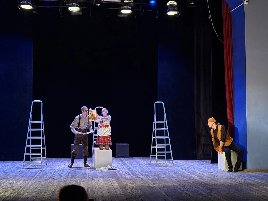 13 апреля 2026 года в зрительном зале МБУК «МКЦД» Дятьковского района состоялось долгожданное событие — открытие XVIII межрегионального фестиваля театрального искусства «Хрустальная маска – 2026», которое собрало множество... 13 апреля 2026 года в зрительном зале МБУК «МКЦД» Дятьковского района состоялось долгожданное событие — открытие XVIII межрегионального фестиваля театрального искусства «Хрустальная маска – 2026», которое собрало множество...