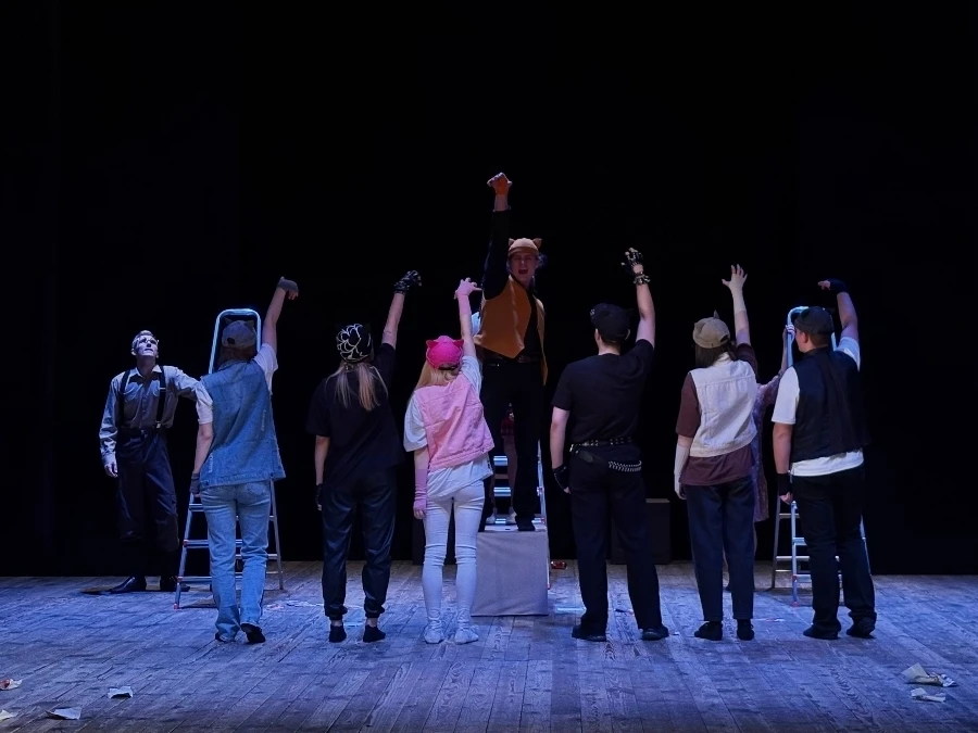 13 апреля 2026 года в зрительном зале МБУК «МКЦД» Дятьковского района состоялось долгожданное событие — открытие XVIII межрегионального фестиваля театрального искусства «Хрустальная маска – 2026», которое собрало множество... 13 апреля 2026 года в зрительном зале МБУК «МКЦД» Дятьковского района состоялось долгожданное событие — открытие XVIII межрегионального фестиваля театрального искусства «Хрустальная маска – 2026», которое собрало множество...