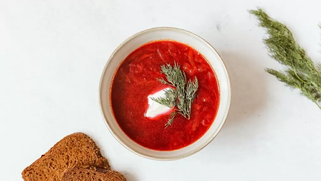 Шеф-повар разрешил споры о борще, подтвердив его статус супа