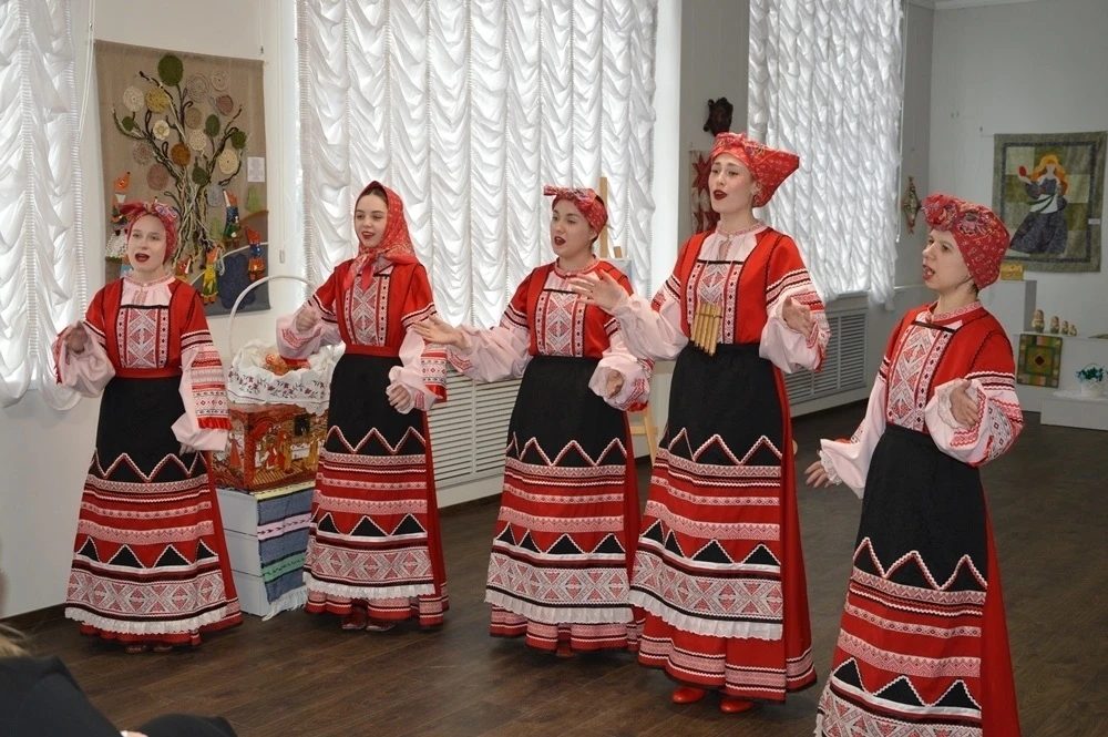 В Брянском областном методическом центре «Народное творчество» открылась выставка «Светлый праздник - Пасха», которая уже в двенадцатый раз представляет работы декоративно-прикладного творчества, посвященные светлому... В Брянском областном методическом центре «Народное творчество» открылась выставка «Светлый праздник - Пасха», которая уже в двенадцатый раз представляет работы декоративно-прикладного творчества, посвященные светлому...