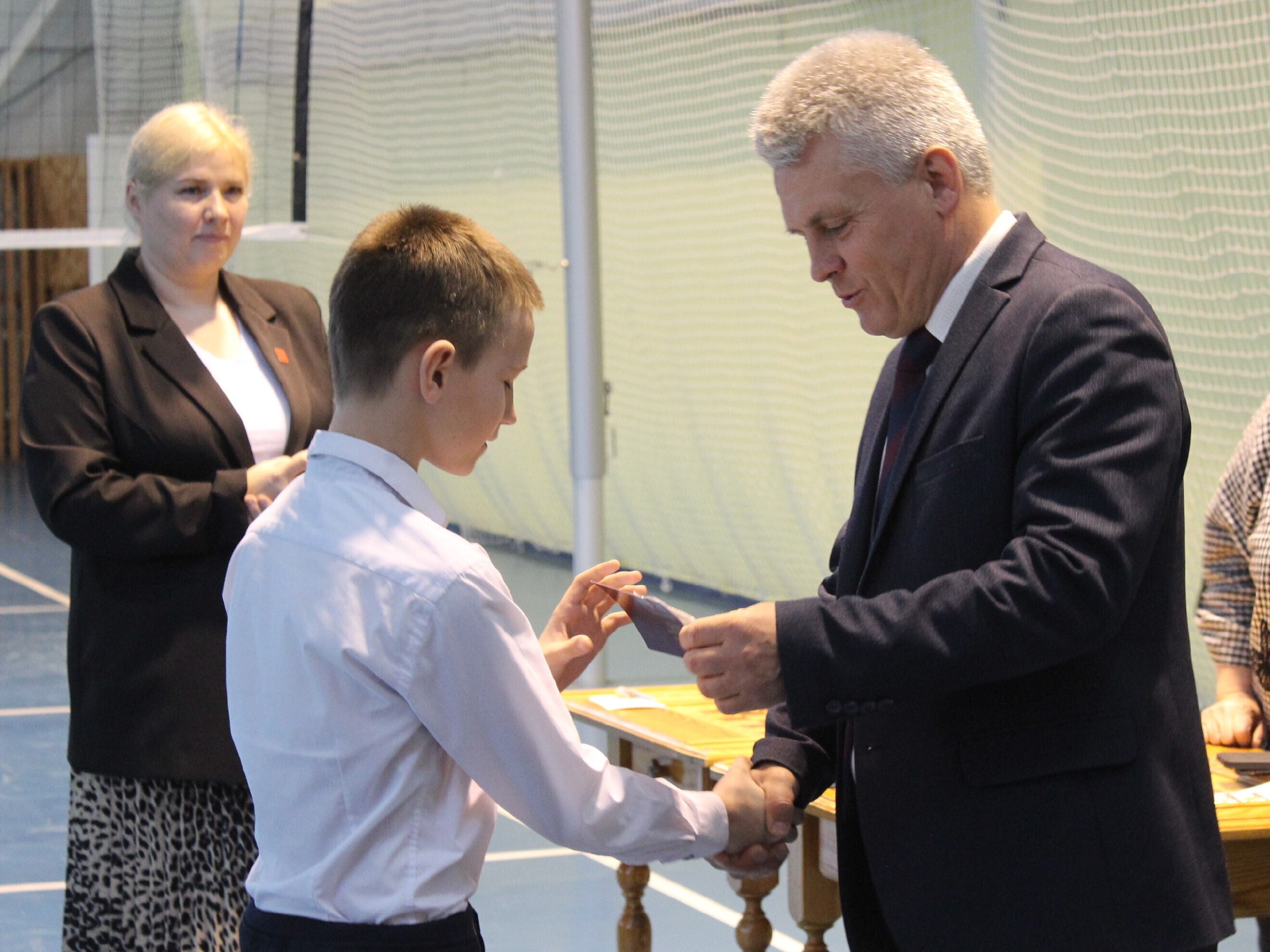 15 апреля, на базе МБУ «Мглинский ФОК «Мечта» состоялось торжественное вручение знаков отличия Всероссийского физкультурно-спортивного комплекса «Готов к труду и обороне» участникам данного мероприятия 15 апреля, на базе МБУ «Мглинский ФОК «Мечта» состоялось торжественное вручение знаков отличия Всероссийского физкультурно-спортивного комплекса «Готов к труду и обороне» участникам данного мероприятия