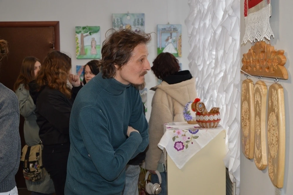 В Брянском областном методическом центре «Народное творчество» открылась выставка «Светлый праздник - Пасха», которая уже в двенадцатый раз представляет работы декоративно-прикладного творчества, посвященные светлому... В Брянском областном методическом центре «Народное творчество» открылась выставка «Светлый праздник - Пасха», которая уже в двенадцатый раз представляет работы декоративно-прикладного творчества, посвященные светлому...