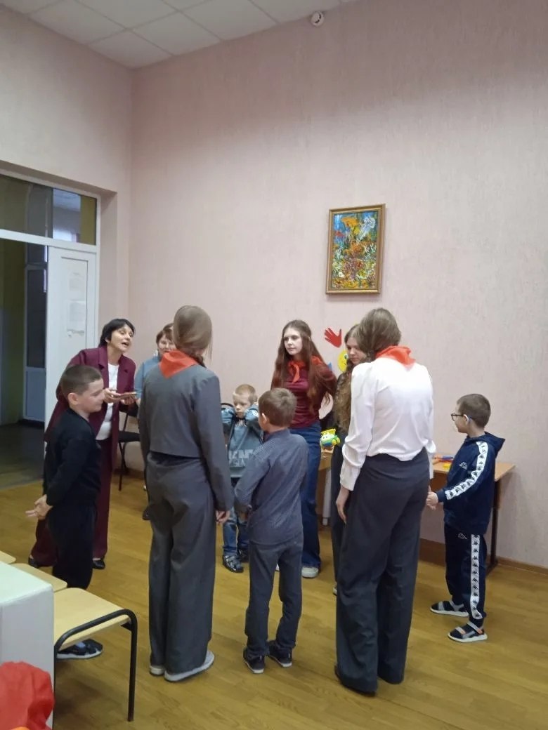 В рамках недели психологии воспитанники компенсирующих МБДОУ-детский сад № 14 «Рябинка» и волонтеры отряда «Росток» МБОУ-СОШ № 2 им. А.И. Герцена провели путешествие для малышей «Волшебный мир сенсорной комнаты» В рамках недели психологии воспитанники компенсирующих МБДОУ-детский сад № 14 «Рябинка» и волонтеры отряда «Росток» МБОУ-СОШ № 2 им. А.И. Герцена провели путешествие для малышей «Волшебный мир сенсорной комнаты»