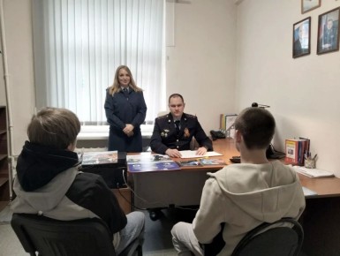 � ������� ����������� ��������� ������������������, ��������� �� ����� � �����, �� ��������������� �� ����������