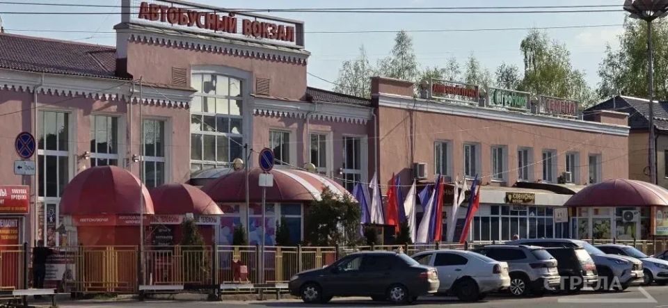 В Брянске в преддверии Дня Победы разместили украшения В Брянске в преддверии Дня Победы разместили украшения
